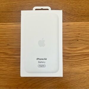 Apple iPhone Air Battery with MagSafe - Silver